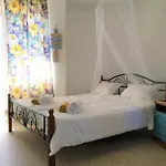 Dimitrovi Guesthouse - Peaceful Stay Near Beach With Garden, Sarafovo 4* ブルガス