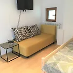 Dimitrovi Guesthouse - Peaceful Stay Near Beach With Garden, Sarafovo