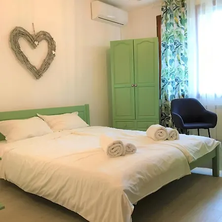 Dimitrovi - Peaceful Near With Garden, Sarafovo 4* Burgaz