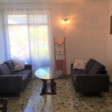 Dimitrovi - Peaceful Near With Garden, Sarafovo 4* Burgas