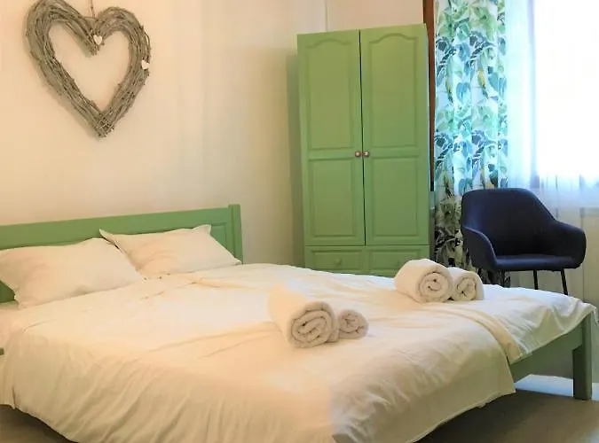 Dimitrovi Guesthouse - Peaceful Stay Near Beach With Garden, Sarafovo 4* Burgas City