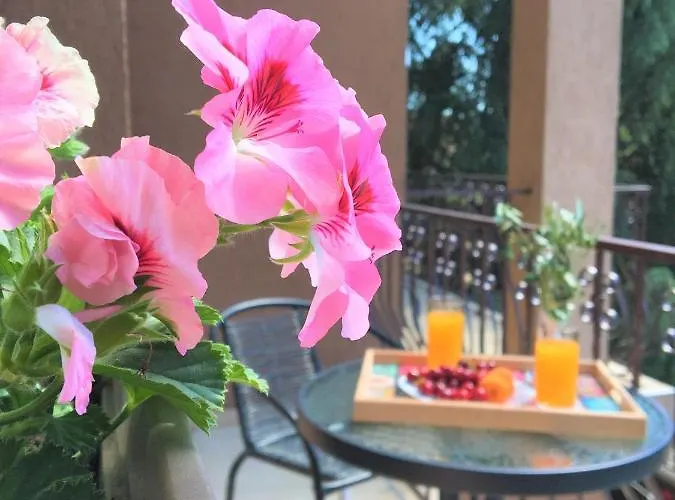 Dimitrovi Guesthouse - Peaceful Stay Near Beach With Garden, Sarafovo 4*