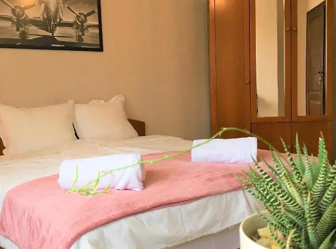 Dimitrovi Guesthouse - Peaceful Stay Near Beach With Garden, Sarafovo 4* Burgas City