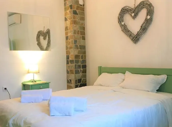Dimitrovi Guesthouse - Peaceful Stay Near Beach With Garden, Sarafovo 4* Burgas City
