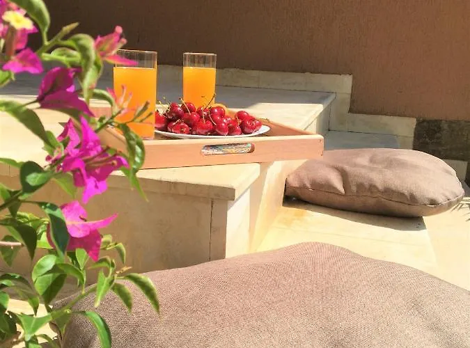 Dimitrovi Guesthouse - Peaceful Stay Near Beach With Garden, Sarafovo 4* Burgas City