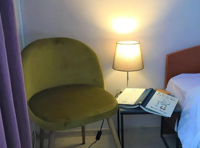Dimitrovi Guesthouse - Peaceful Stay Near Beach With Garden, Sarafovo Gæstehus