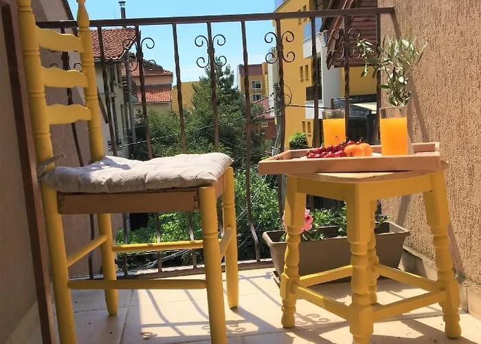 Dimitrovi Guesthouse - Peaceful Stay Near Beach With Garden, Sarafovo Burgas City