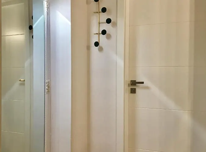 Dimitrovi Guesthouse - Peaceful Stay Near Beach With Garden, Sarafovo Gæstehus 4*
