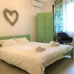 Dimitrovi - Peaceful Near With Garden, Sarafovo 4* Burgas