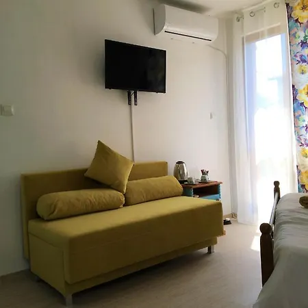 Guest house Dimitrovi - Peaceful Near With Garden, Sarafovo 3*