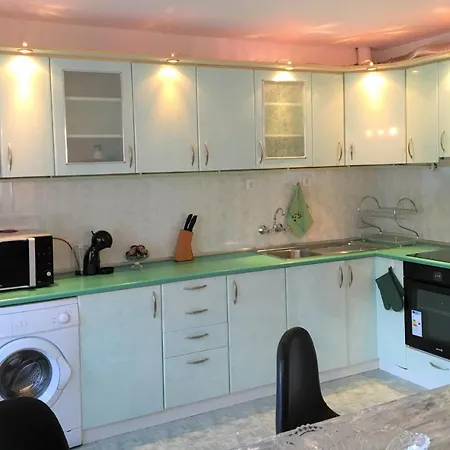 Guest house Dimitrovi - Peaceful Near With Garden, Sarafovo
