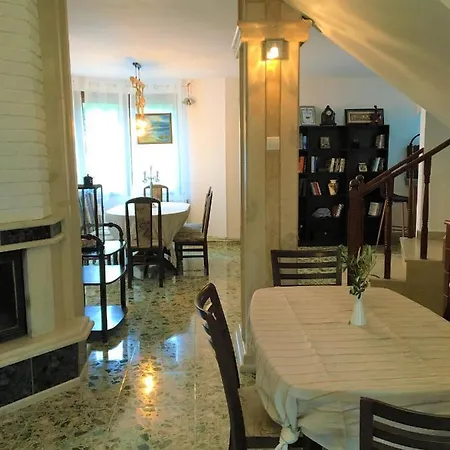 Guest house Dimitrovi - Peaceful Near With Garden, Sarafovo Burgas