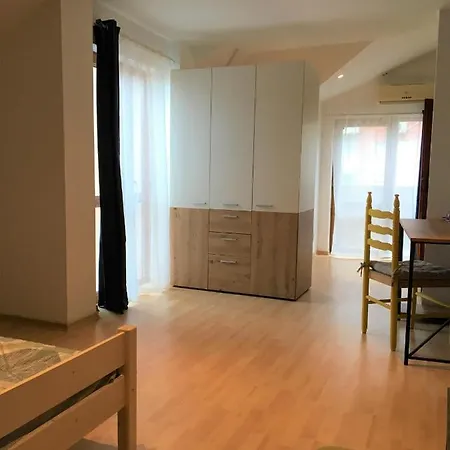 Dimitrovi - Peaceful Near With Garden, Sarafovo 4* بورغاس