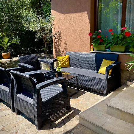 Dimitrovi - Peaceful Near With Garden, Sarafovo Guest house Burgas
