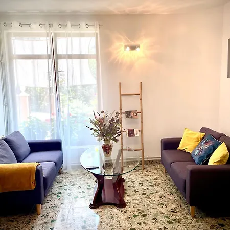 Dimitrovi - Peaceful Near With Garden, Sarafovo Guest house 3*