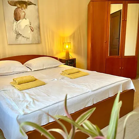Dimitrovi - Peaceful Near With Garden, Sarafovo Guest house Burgas